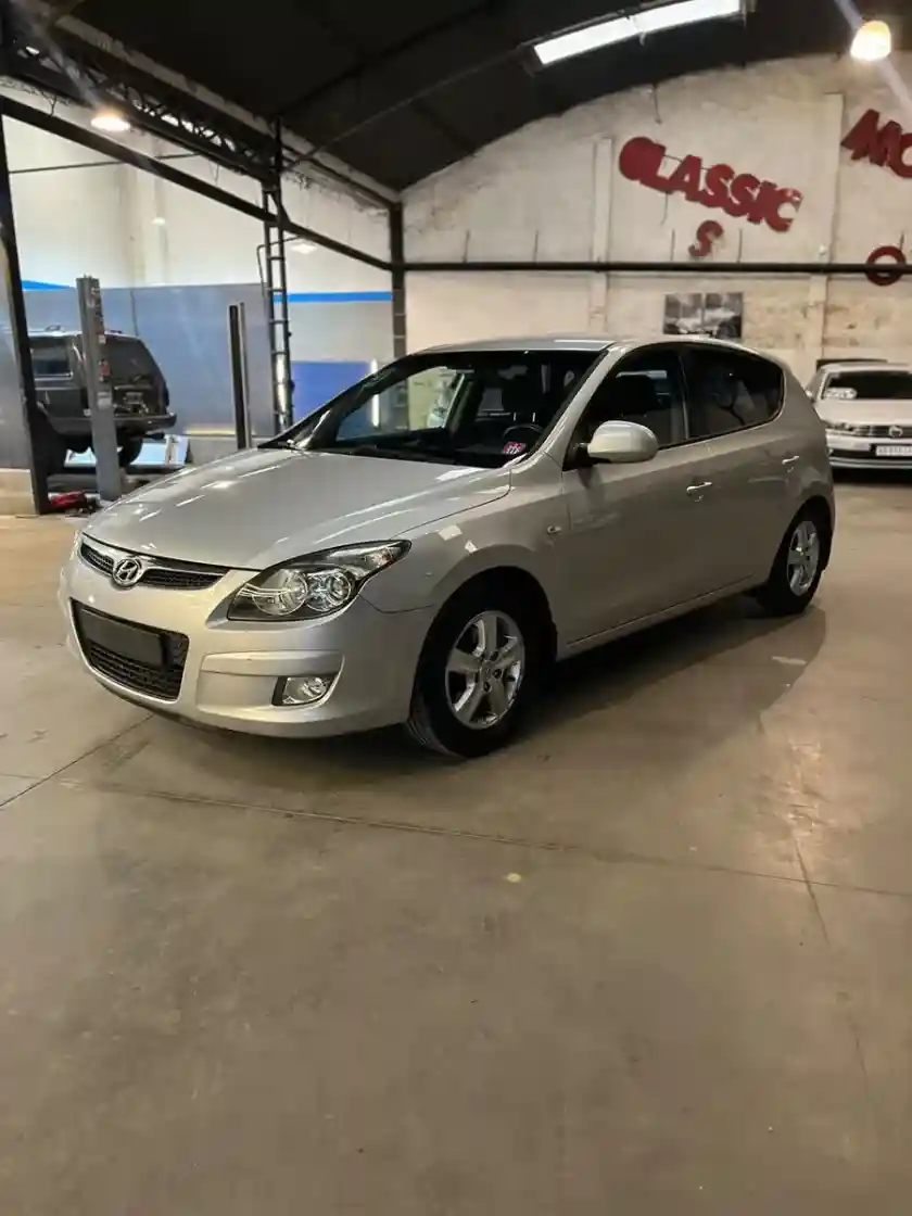 Hyundai I30 1.6 Gls Seguridad L Mt 2010 - foto 1