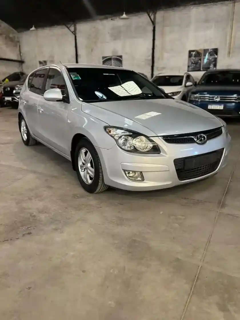 Hyundai I30 1.6 Gls Seguridad L Mt 2010 - foto 3