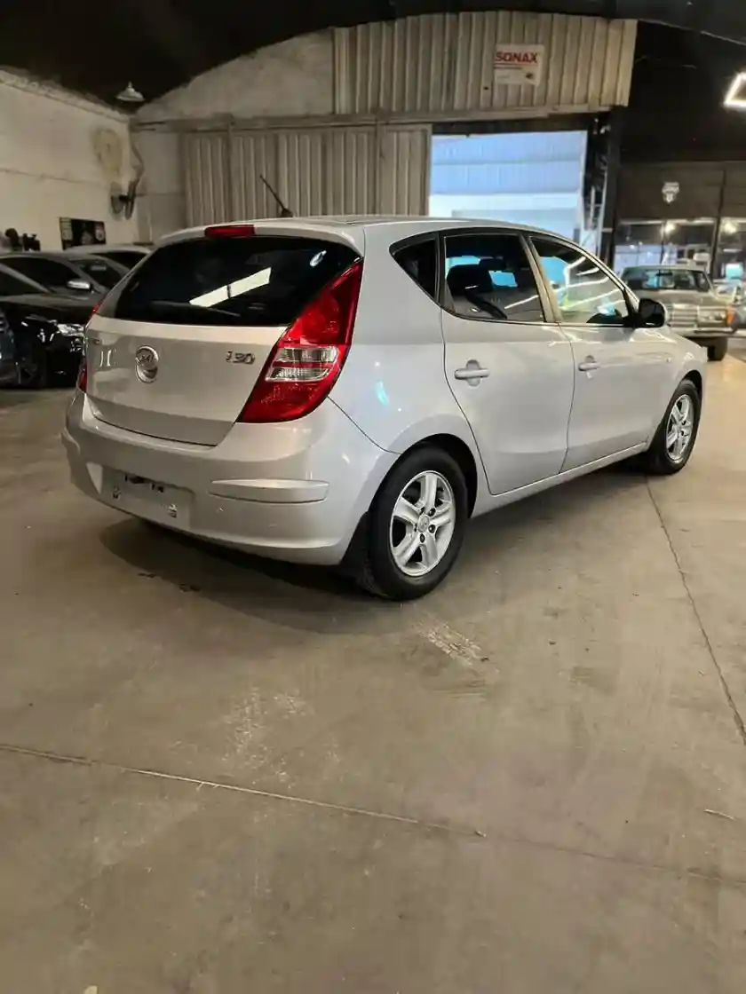 Hyundai I30 1.6 Gls Seguridad L Mt 2010 - foto 4