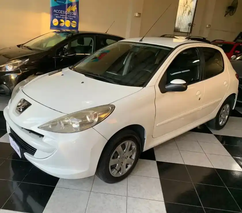 Peugeot 207 1.4 Active 75Cv 2015 - foto 1