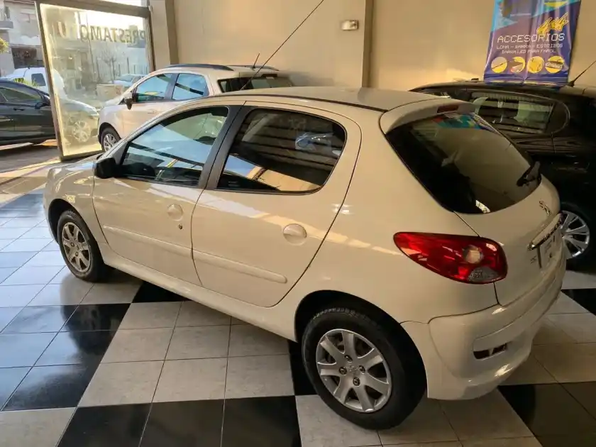Peugeot 207 1.4 Active 75Cv 2015 - foto 5