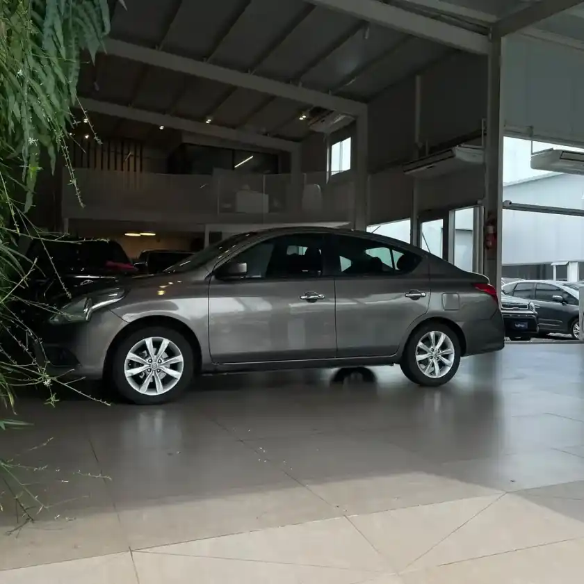 Nissan Versa 1.6 Advance 2015 - foto 2