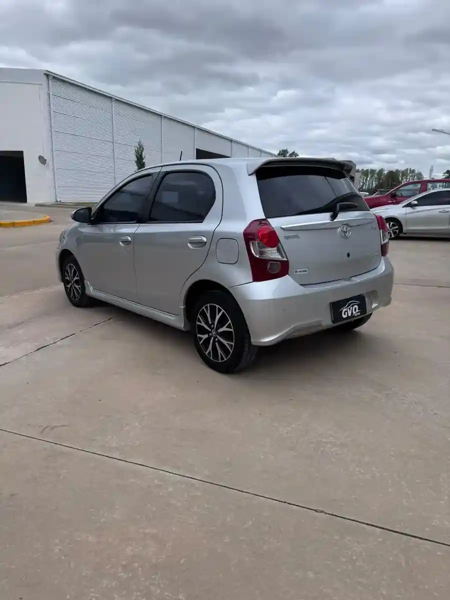 Toyota Etios 1.5 Xls Pack 2022 - foto 4
