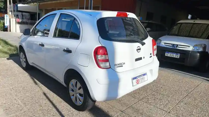 Nissan March 1.6 Active 107Cv May14 2016 - foto 4