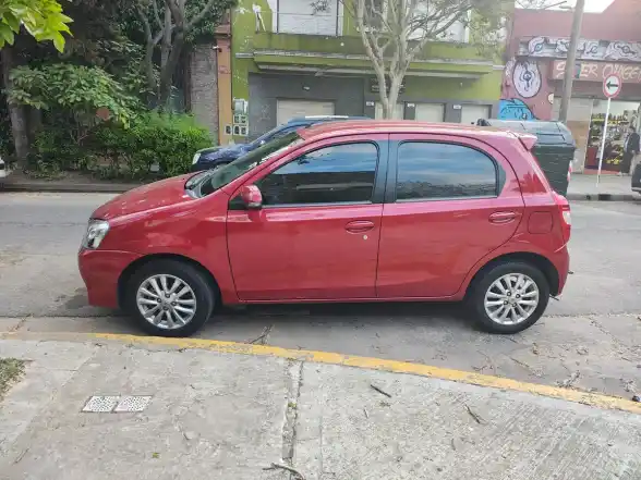 Toyota Etios 1.5 Xls 2015 - foto 1