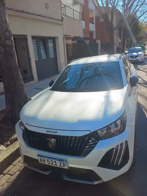 Peugeot 2008 1.0T Allure Cvt 2025 - foto 1
