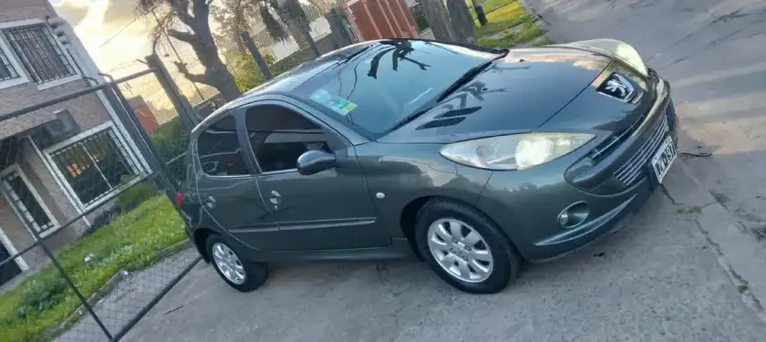 Peugeot 207 2013 - foto 1