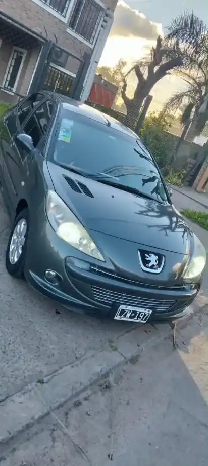 Peugeot 207 1.4 Sedan Allure Hdi 70Cv 2013 - foto 3