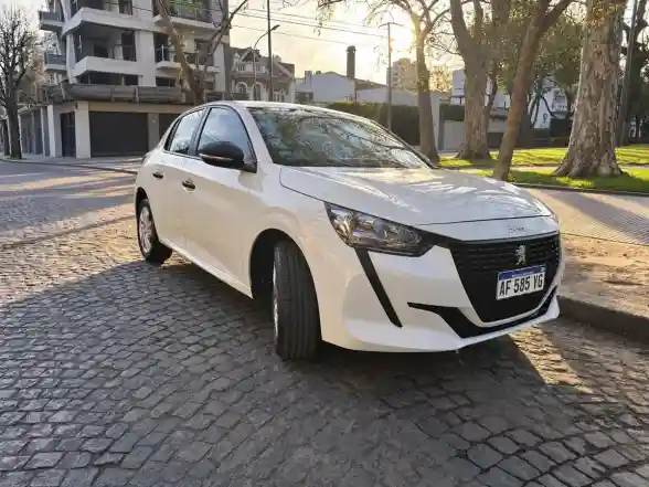 Peugeot 208 1.6 Like Pack 2022 - foto 2