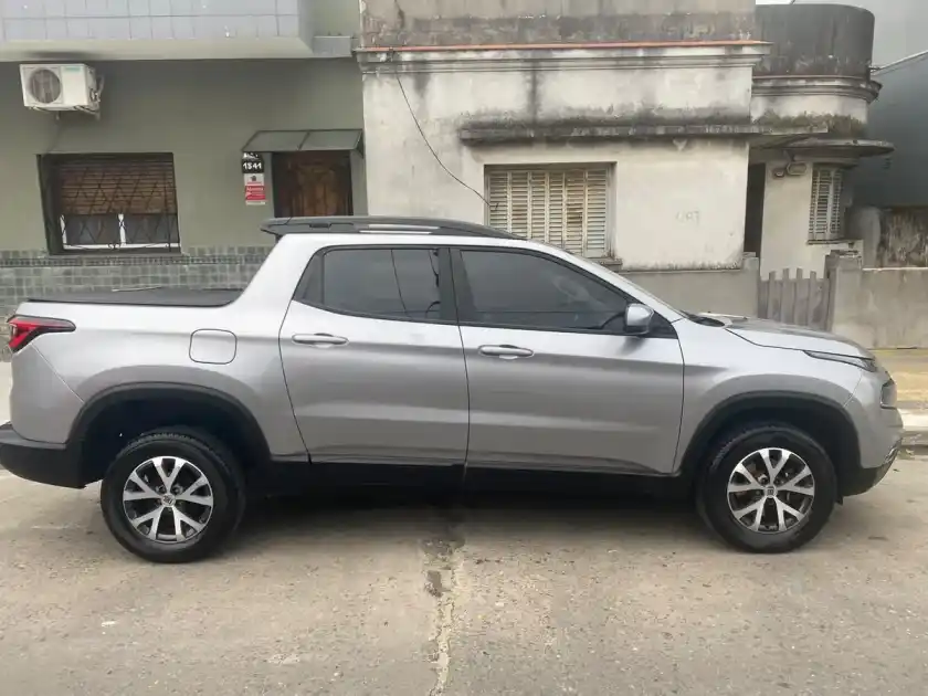 Fiat Toro 1.8 Freedom 4X2 At 2021 - foto 4