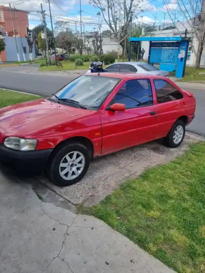 Ford Escort 1.8 Coupe Si 1998 - foto 1