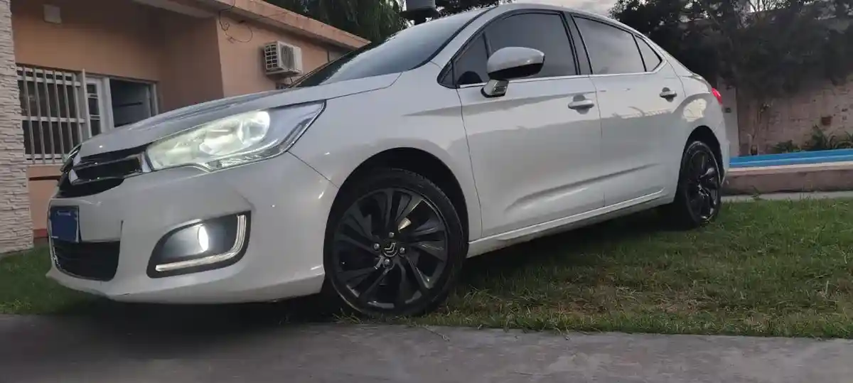 Citroën C4 Lounge 1.6 Thp 165 At6 Feel 2017 - foto 1