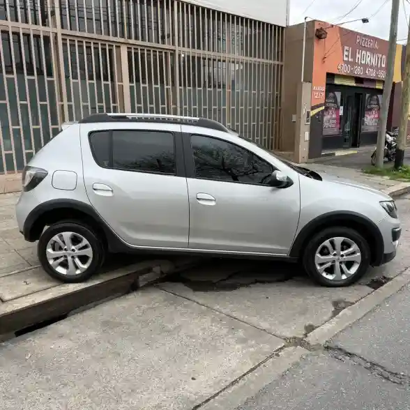 Renault Sandero Stepway 1.6 Privilege Nav 105Cv 2015 - foto 4