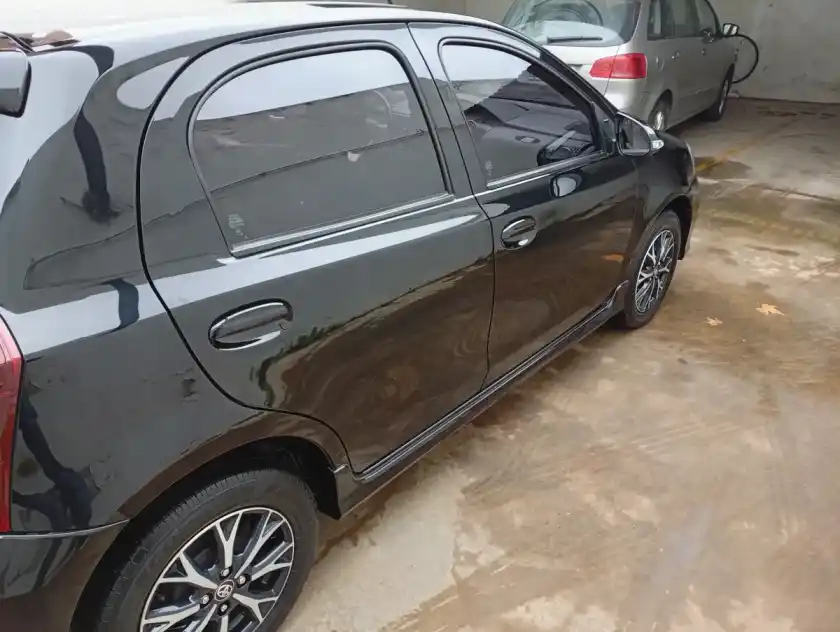 Toyota Etios 1.5 Platinum At 2018 - foto 3