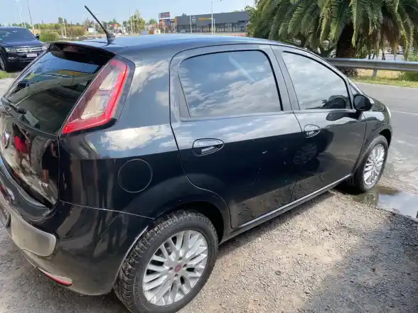 Fiat Punto 1.6 Essence 2013 - foto 3