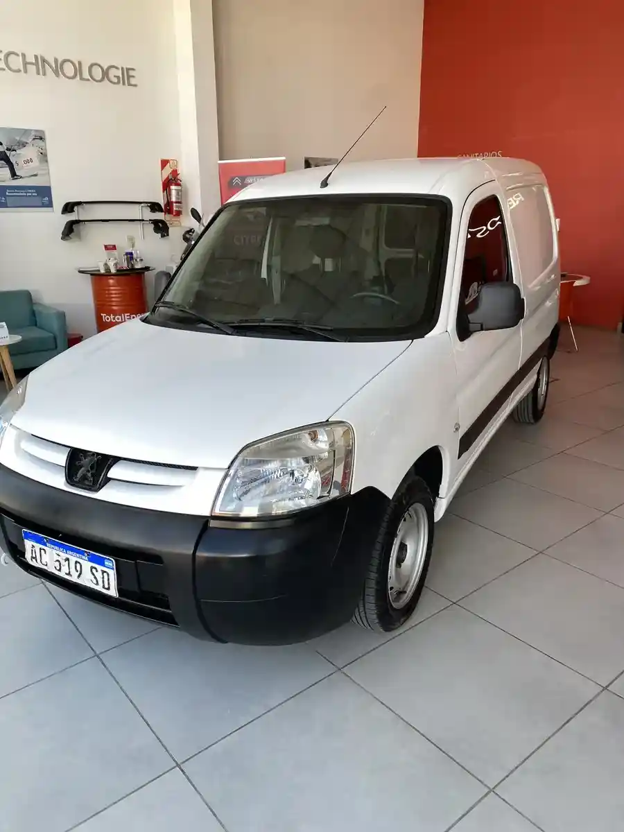Peugeot Partner 1.6 Hdi Furgon Confort 92 2018 - foto 1