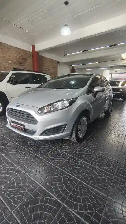 Ford Fiesta Kinetic 1.6 S 120Cv 2015 - foto 1