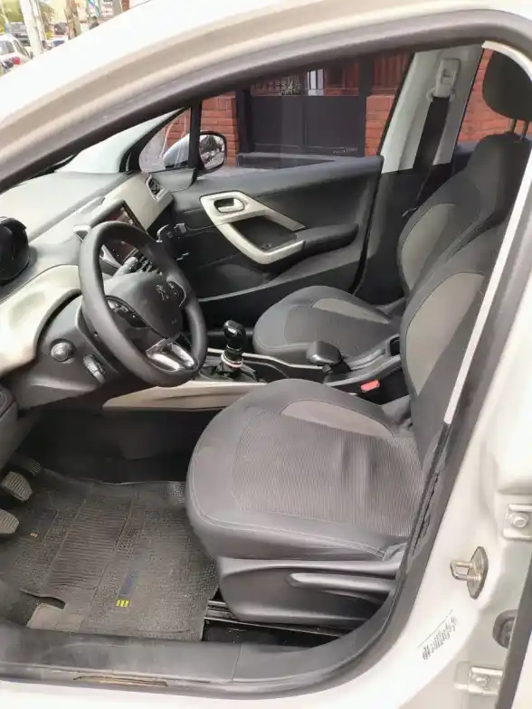 Peugeot 2008 1.6 Allure 2017 - foto 5