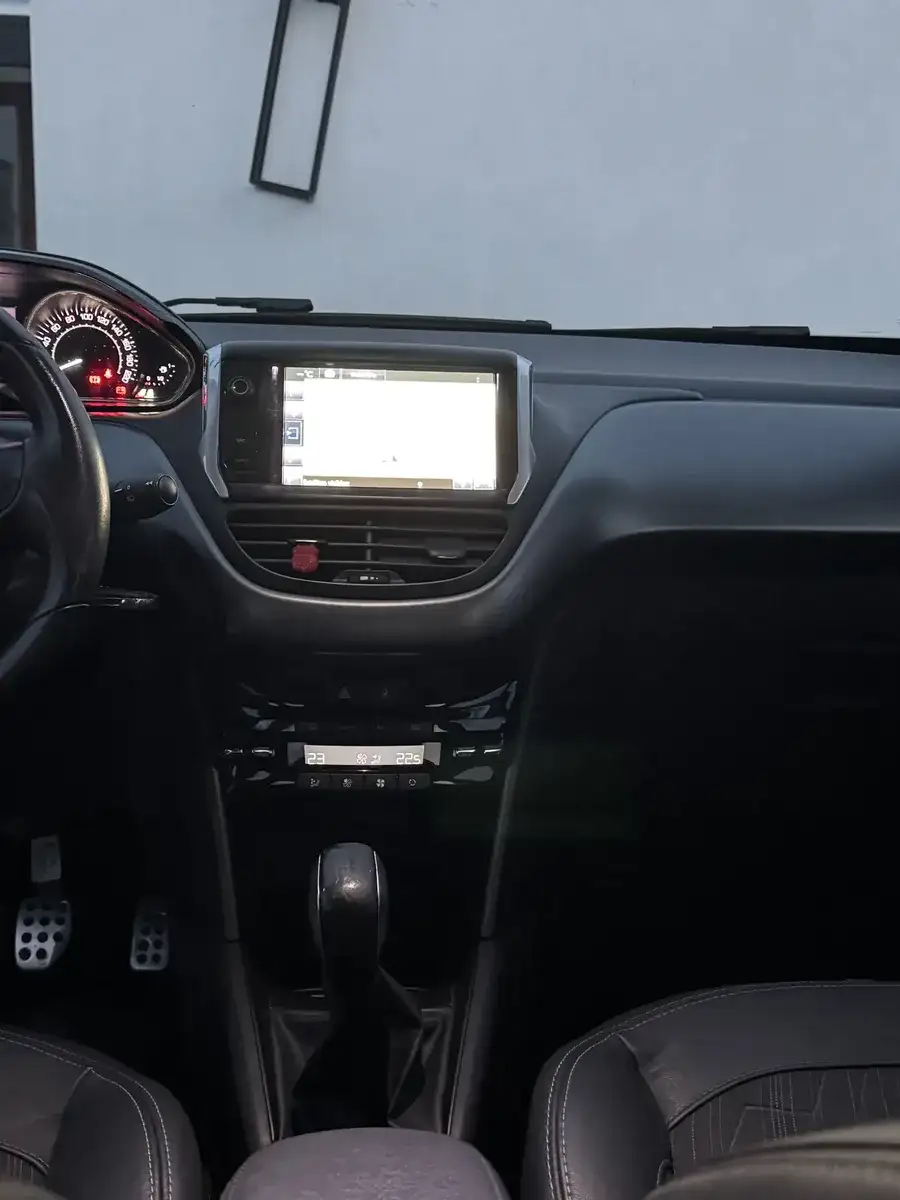 Peugeot 208 1.6 Feline Pack Cuir 2016 - foto 5