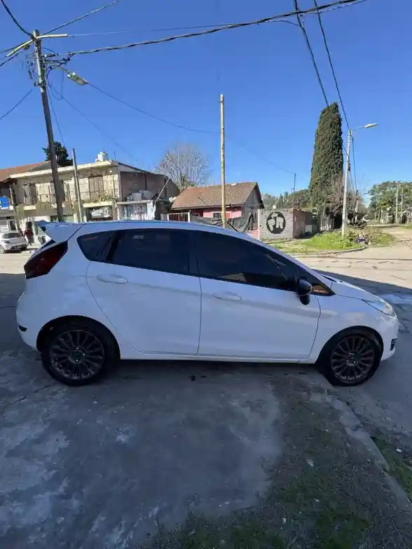 Ford Fiesta Kinetic 1.6 Se Powershift 120Cv 2017 - foto 3