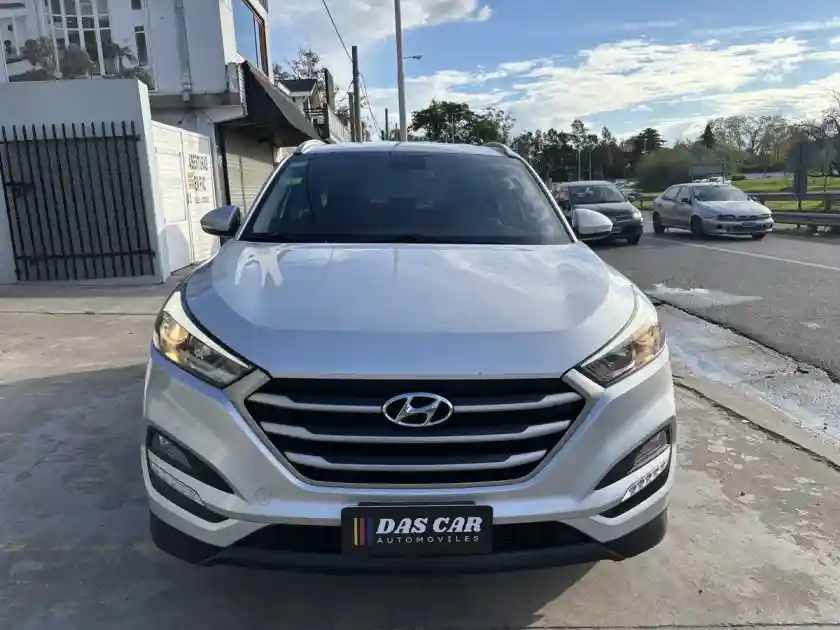 Hyundai Tucson 2.0 Gl 6At 2Wd 2017 - foto 2