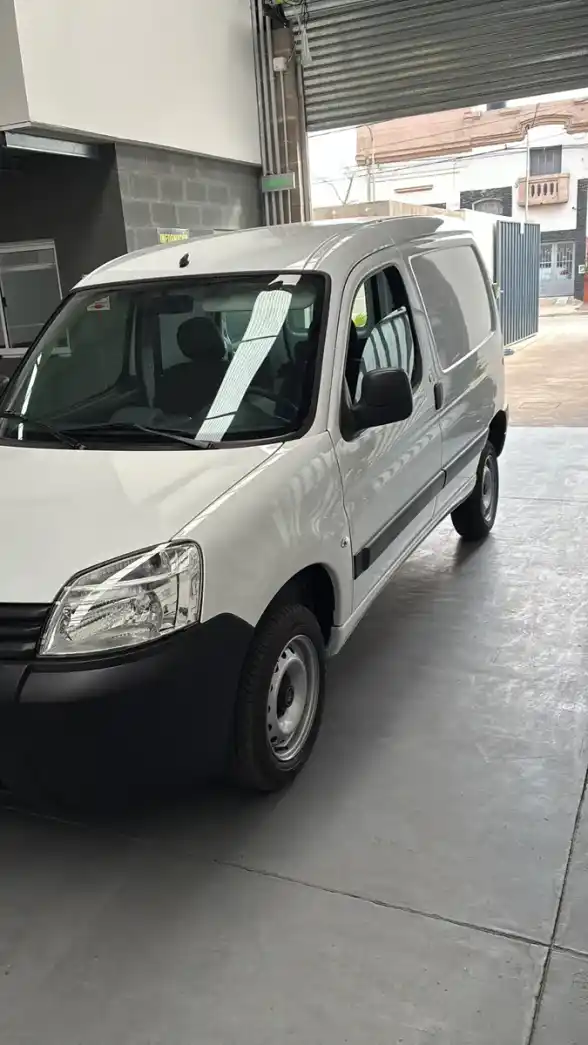Citroën Berlingo Furgon 1.6 Hdi 92 Bussines 2026 - foto 2