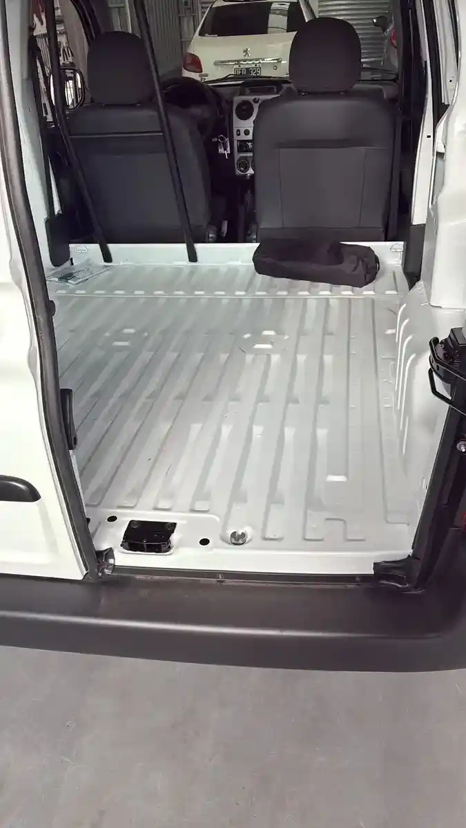 Citroën Berlingo Furgon 1.6 Hdi 92 Bussines 2026 - foto 3