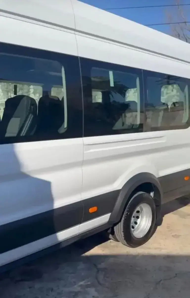 Ford Transit 2.0 Minibus 17+1 460E At 2024 - foto 3