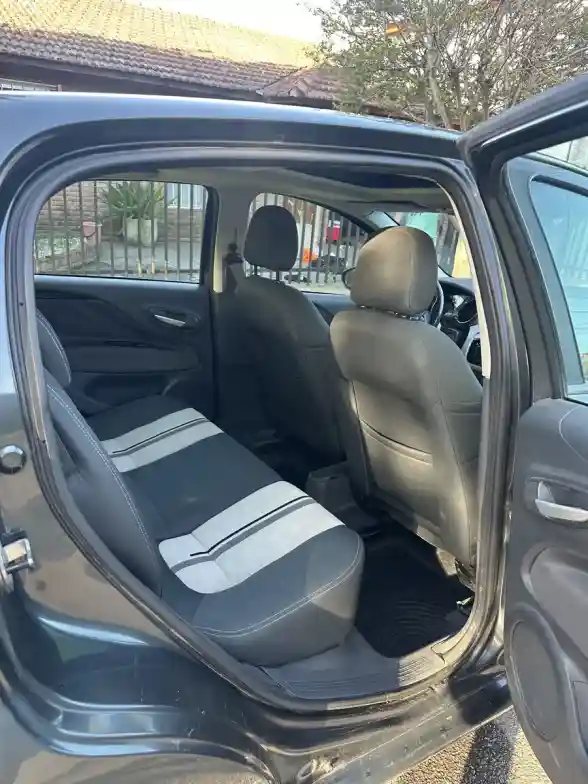 Fiat Punto 1.6 Essence Dualogic Plus 2014 - foto 3