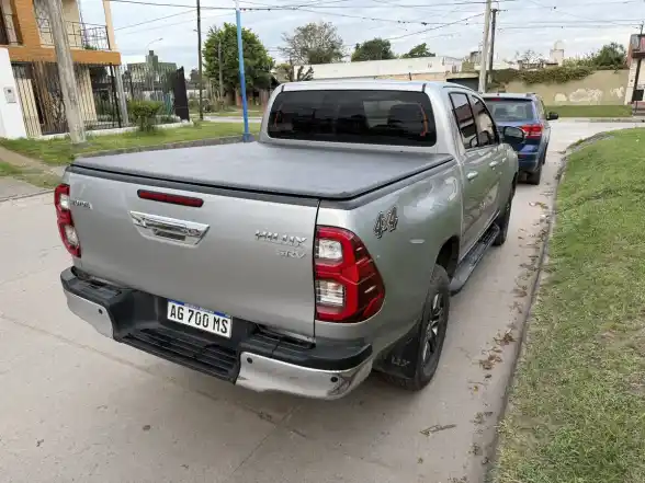 Toyota Hilux 2.8 Cd Srv 177Cv 4X4 At 2024 - foto 2