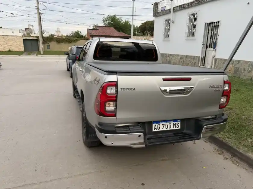 Toyota Hilux 2.8 Cd Srv 177Cv 4X4 At 2024 - foto 4