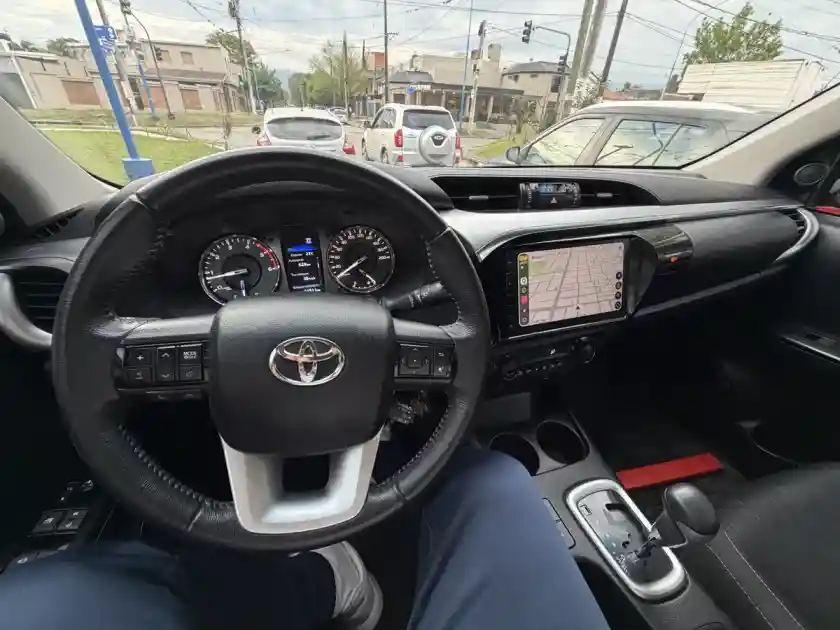 Toyota Hilux 2.8 Cd Srv 177Cv 4X4 At 2024 - foto 5