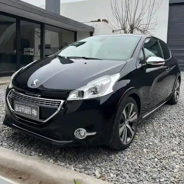 Peugeot 208 2014 - foto 1
