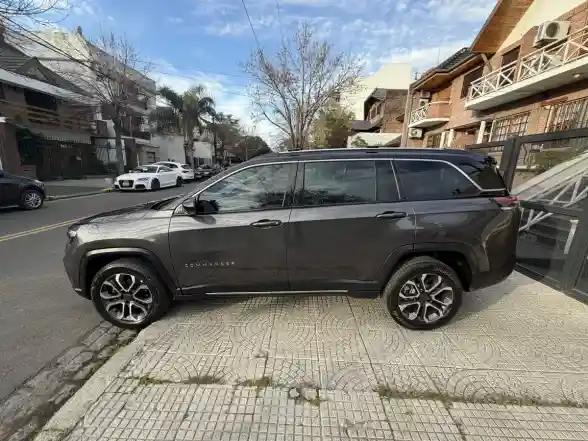 Jeep Commander 2.0 Td380 At9 4X4 7Pas Limited 2022 - foto 3