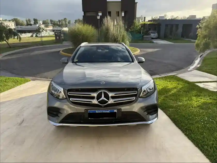 Mercedes-Benz Clase Glc 2.0 Glc250 300 4Matic Atomático 2019 - foto 2