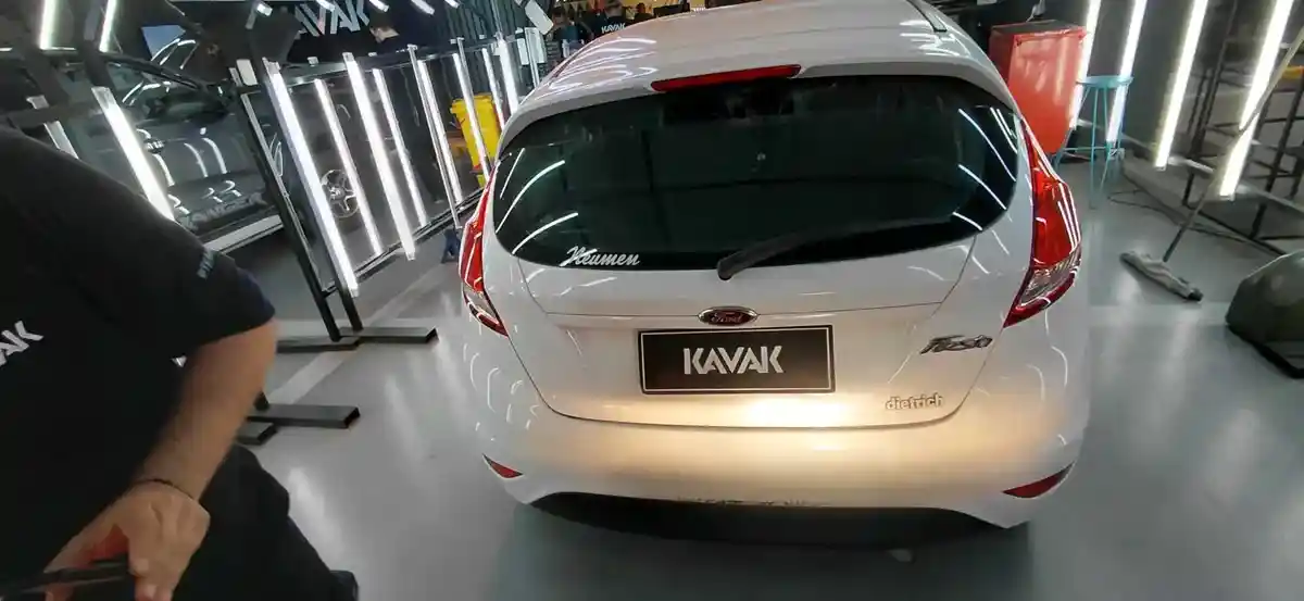 Ford Fiesta Kinetic Design 1.6 S Plus 2014 - foto 4