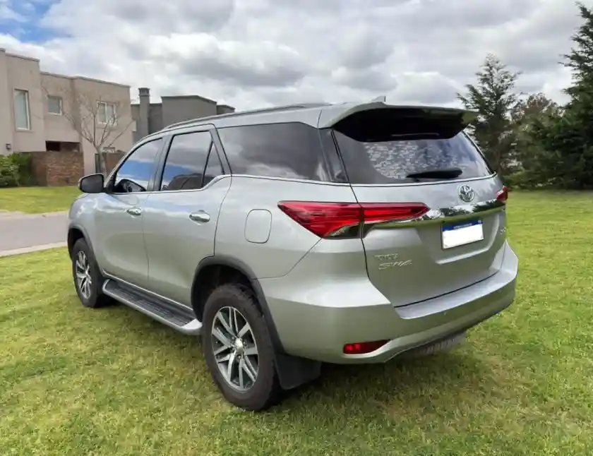 Toyota Hilux Sw4 2.8 Srx 177Cv 4X4 7As At 2018 - foto 2