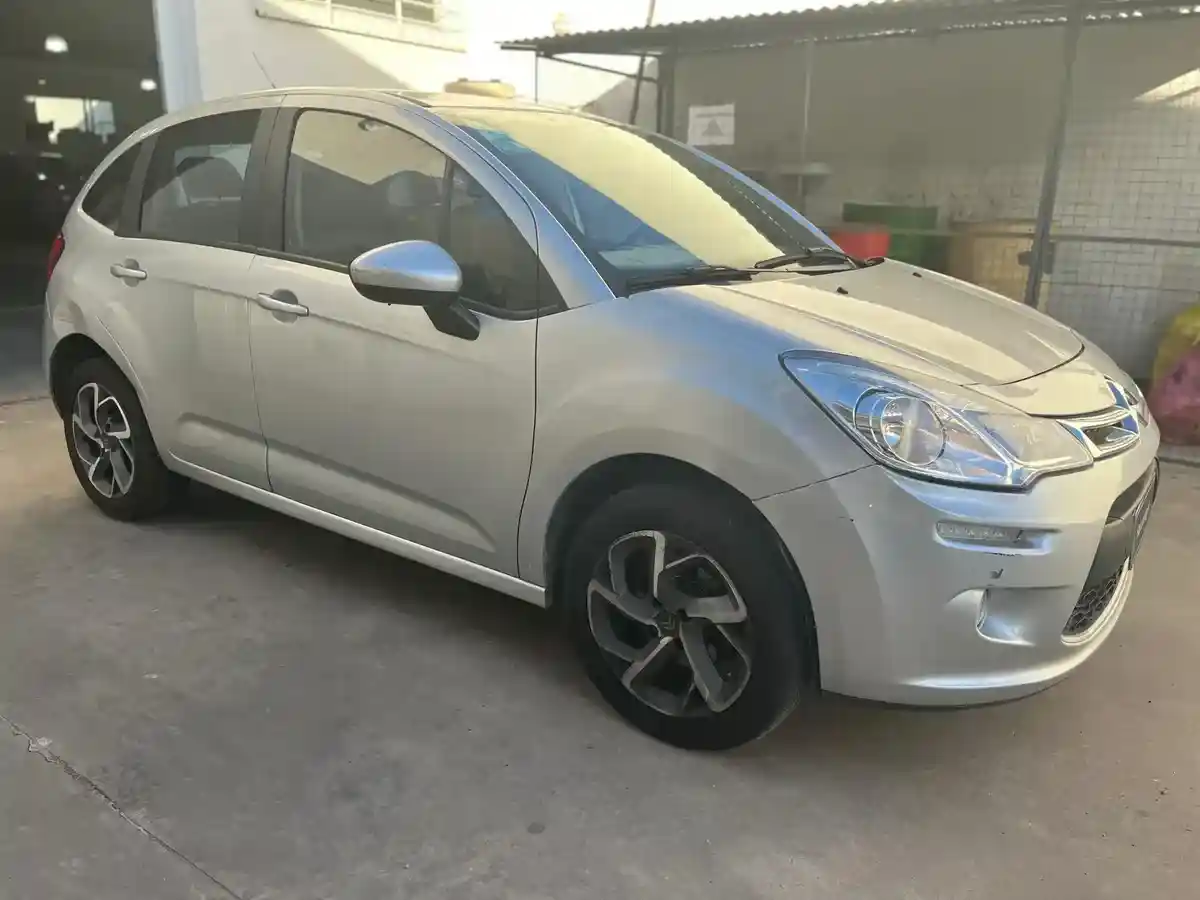 Citroën C3 1.6 Vti 115 At6 Feel 2021 - foto 2
