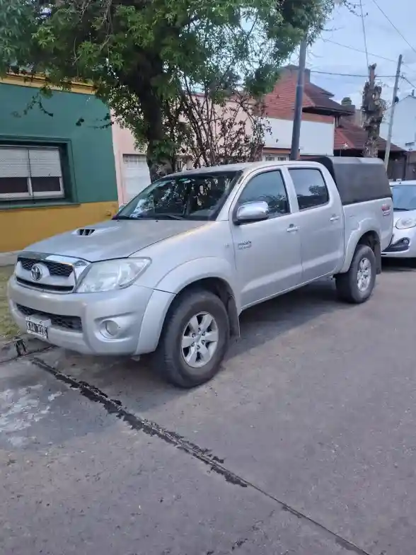 Toyota Hilux Pick-Up 3.0 Cd Srv I 171Cv 4X4 2011 - foto 1