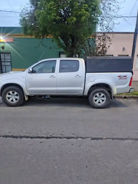 Toyota Hilux Pick-Up 3.0 Cd Srv I 171Cv 4X4 2011 - foto 2