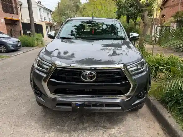 Toyota Hilux 2,8 4X4 Dc Srx Tdi 6 At 2025 - foto 1