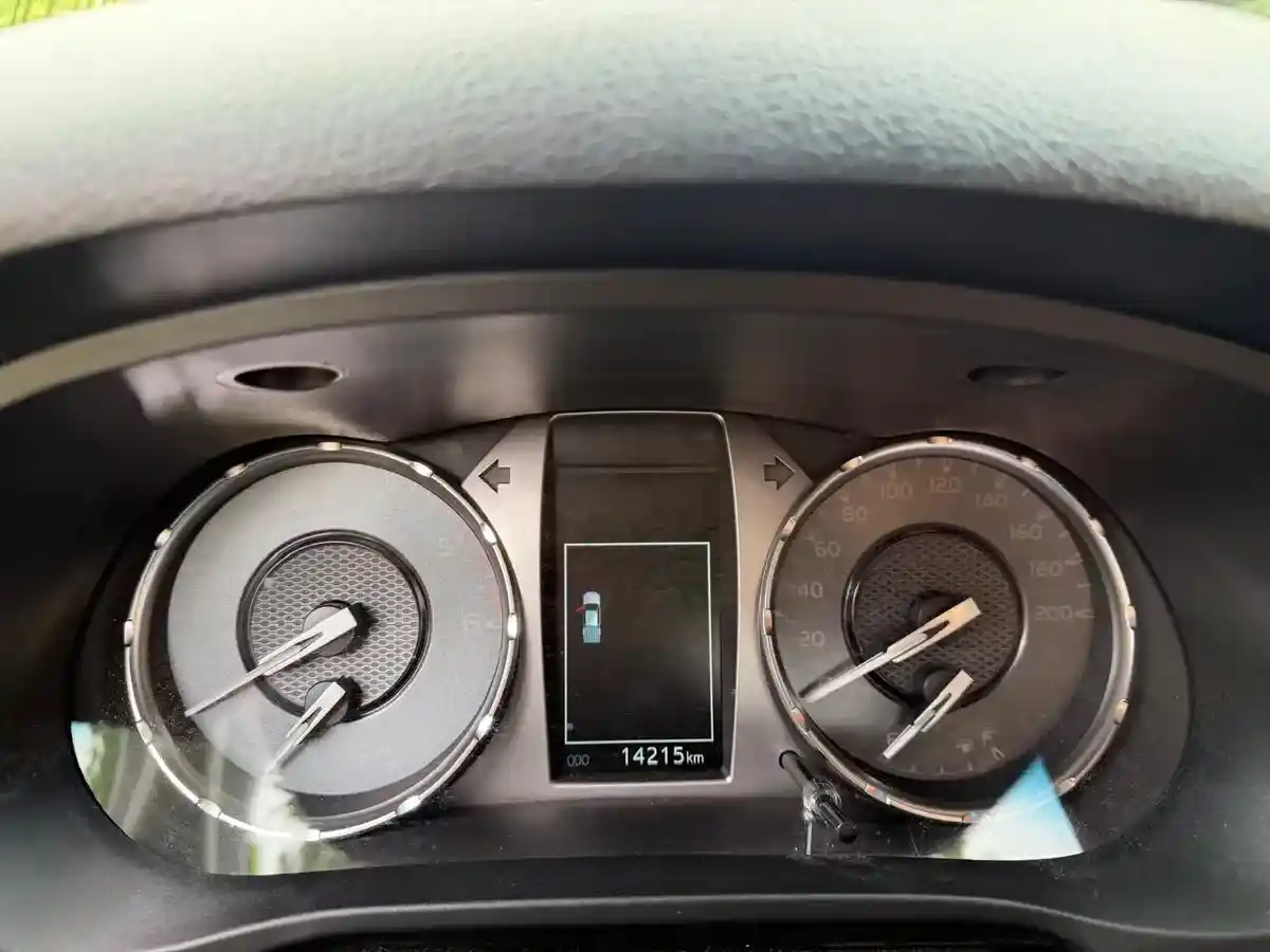 Toyota Hilux 2,8 4X4 Dc Srx Tdi 6 At 2025 - foto 4