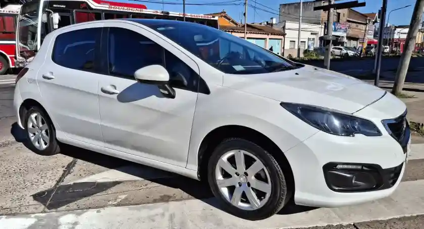Peugeot 308 1.6 Allure Pack 2018 - foto 2