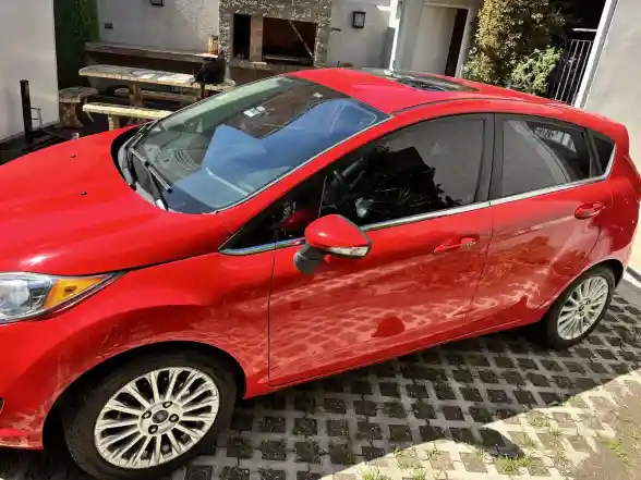 Ford Fiesta Kinetic 1.6 Titanium Powershift 120Cv 2015 - foto 3