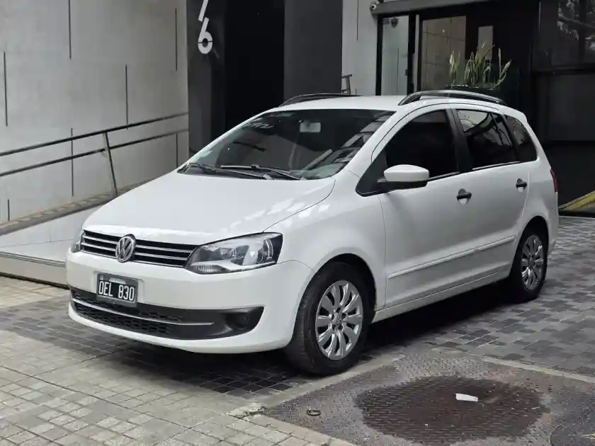 Volkswagen Suran 1.6 Comfortline 101Cv 2014 - foto 1