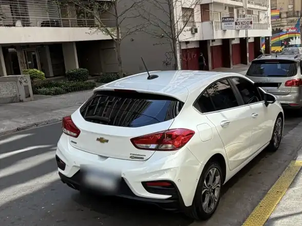 Chevrolet Cruze 5 1.4 Premier At 5P 2022 - foto 2