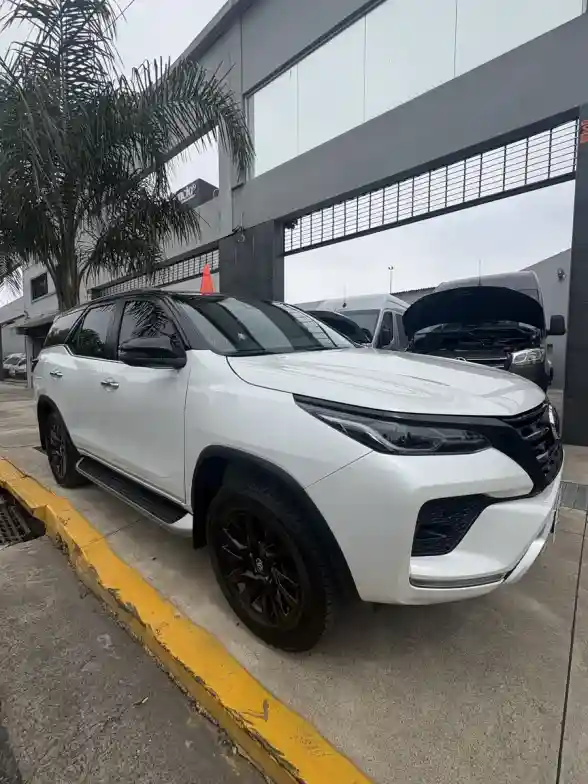 Toyota Sw4 2.8 Srx 204Cv 4X4 7As At 2024 - foto 1