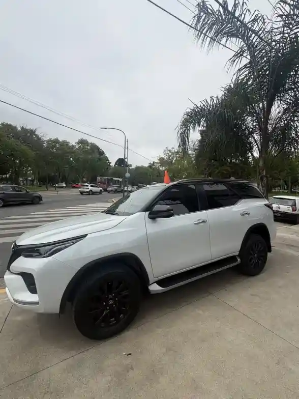 Toyota Sw4 2.8 Srx 204Cv 4X4 7As At 2024 - foto 2