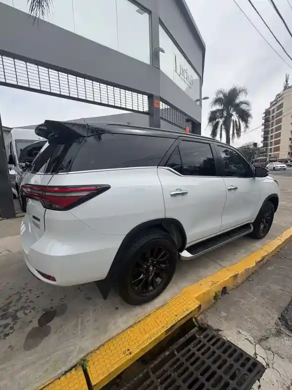 Toyota Sw4 2.8 Srx 204Cv 4X4 7As At 2024 - foto 3