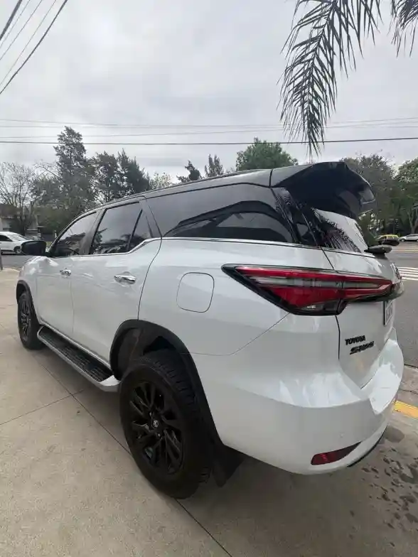Toyota Sw4 2.8 Srx 204Cv 4X4 7As At 2024 - foto 4